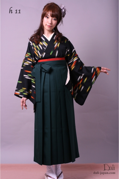 ダリの卒業式アンティーク着物.袴レンタル。はいからさん 矢絣のお着物の袴スタイル