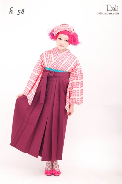 ダリの卒業式アンティーク着物.袴レンタル,ピンクの格子柄のお着物の袴スタイル