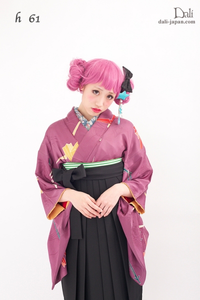 ダリの卒業式アンティーク着物.袴レンタル. 紫の折り鶴のお着物の袴スタイル