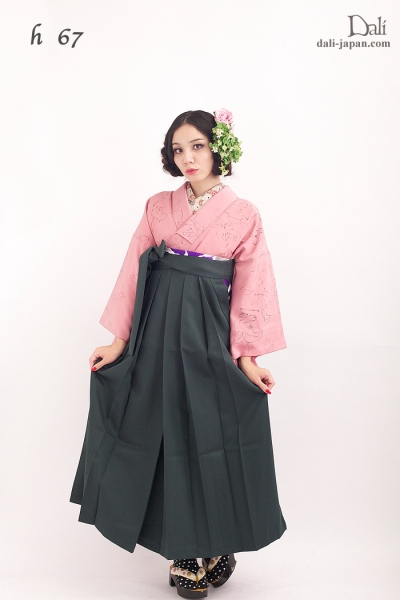 ダリの卒業式アンティーク着物.袴レンタル.ピンクの薔薇のお着物の袴スタイル