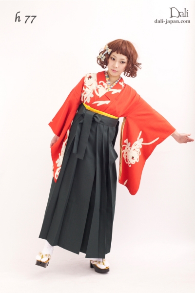 h77 / 赤いお花のお着物の袴スタイル.ダリの卒業式アンティーク着物.袴レンタル