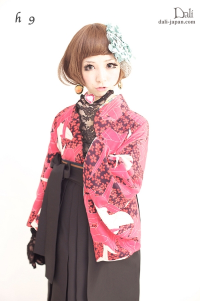 ダリの卒業式アンティーク着物.袴レンタル.おり鶴のアンティークお着物の袴スタイル